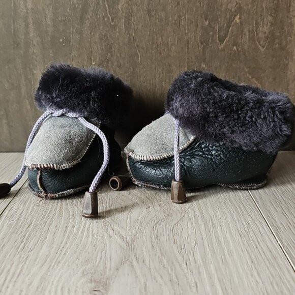 Handmade Leather & Fur Moccasin Booties - Picture 2 of 7